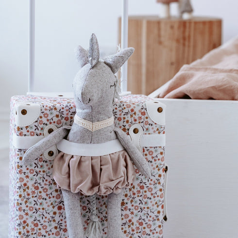 AND THE LITTLE DOG LAUGHED - Alice Unicorn